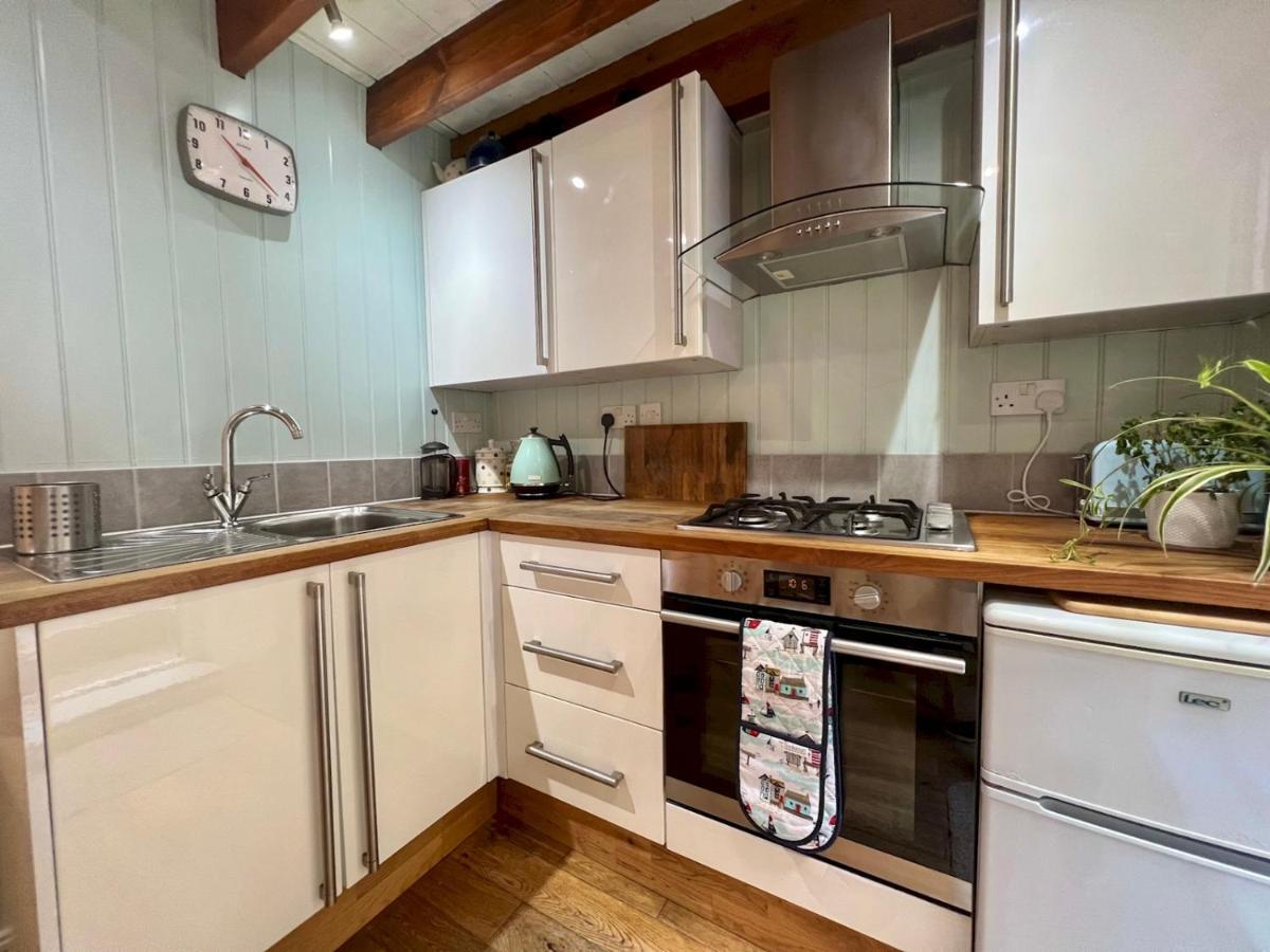 Pass The Keys 64 Church Street Characterful 2-Bed Cottage In The Heart Of Town Kingsbridge (Devon) Exterior foto
