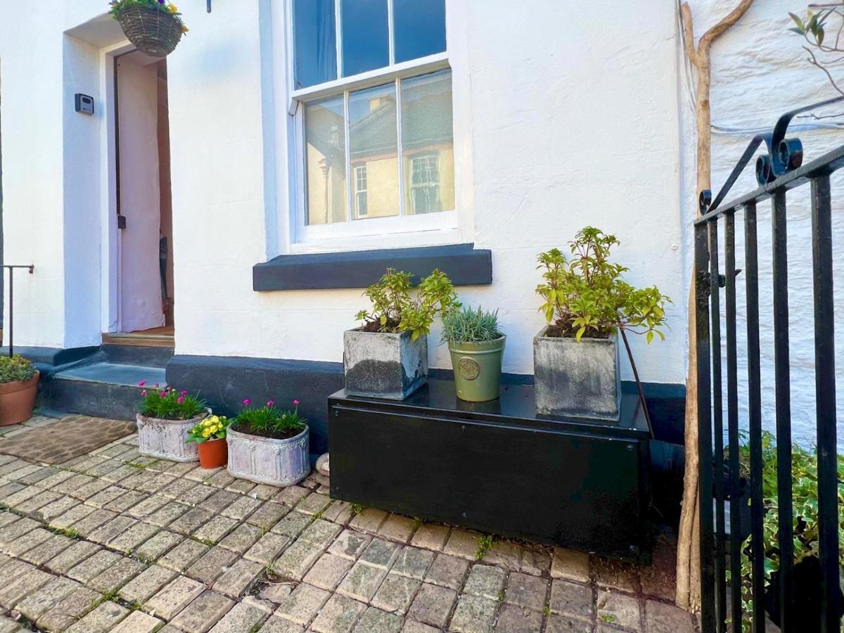 Pass The Keys 64 Church Street Characterful 2-Bed Cottage In The Heart Of Town Kingsbridge (Devon) Exterior foto