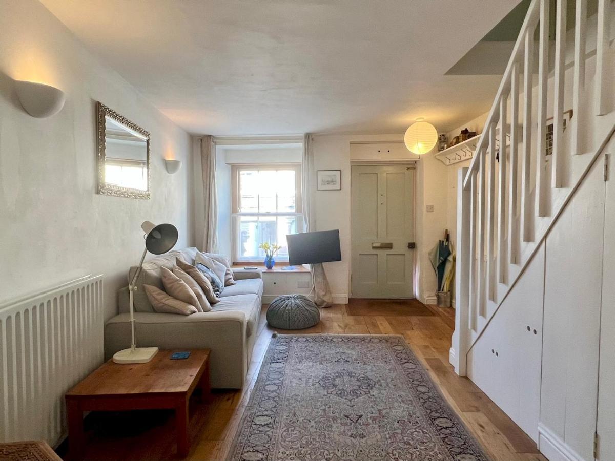 Pass The Keys 64 Church Street Characterful 2-Bed Cottage In The Heart Of Town Kingsbridge (Devon) Exterior foto